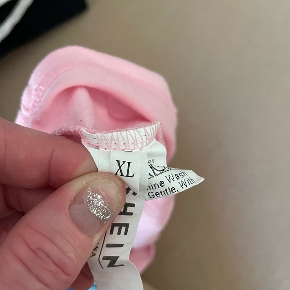 PacSun light blue Jean shorts with a pink Shein T-shirt bundle set - Picture 4 of 8